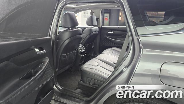 Hyundai Santafe 2019 — photo 17