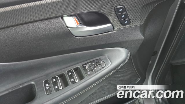 Hyundai Santafe 2019 — photo 28
