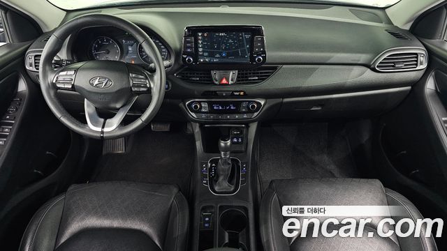 Hyundai i30 2017 — photo 10
