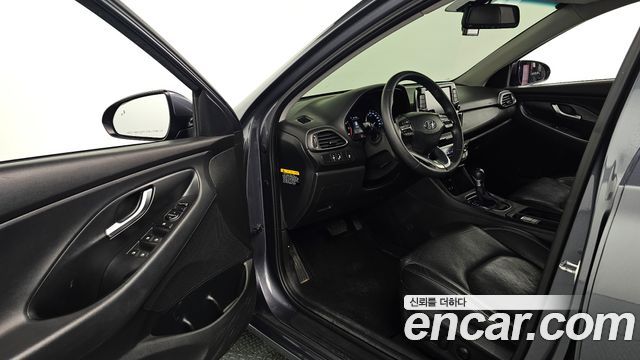 Hyundai i30 2017 — photo 13