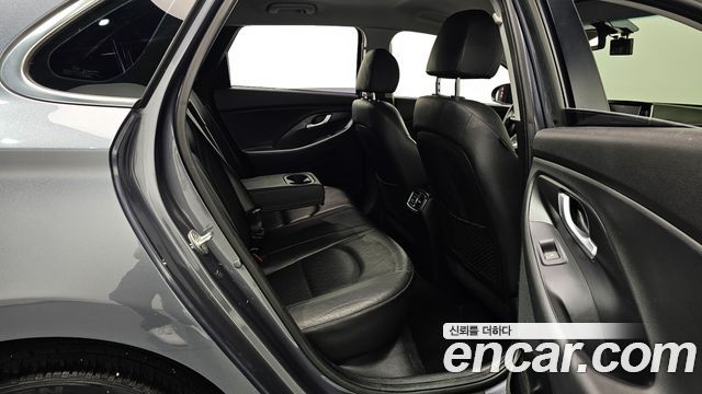 Hyundai i30 2017 — photo 18