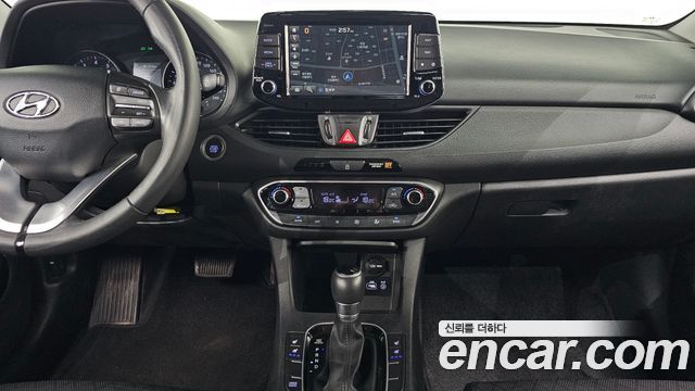 Hyundai i30 2017 — photo 20