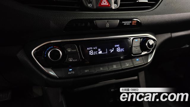 Hyundai i30 2017 — photo 24