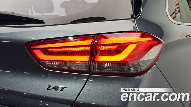 Hyundai i30 2017 — photo 9