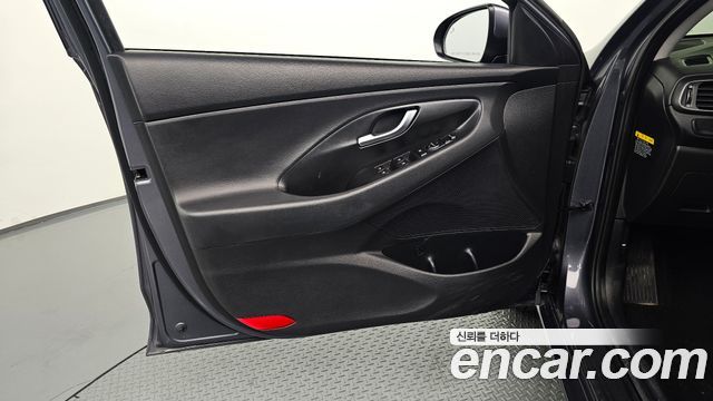 Hyundai i30 2017 — photo 14