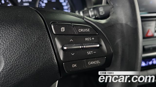Hyundai i30 2017 — photo 31
