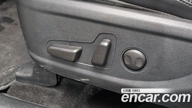 Hyundai Santafe 2019 — photo 18