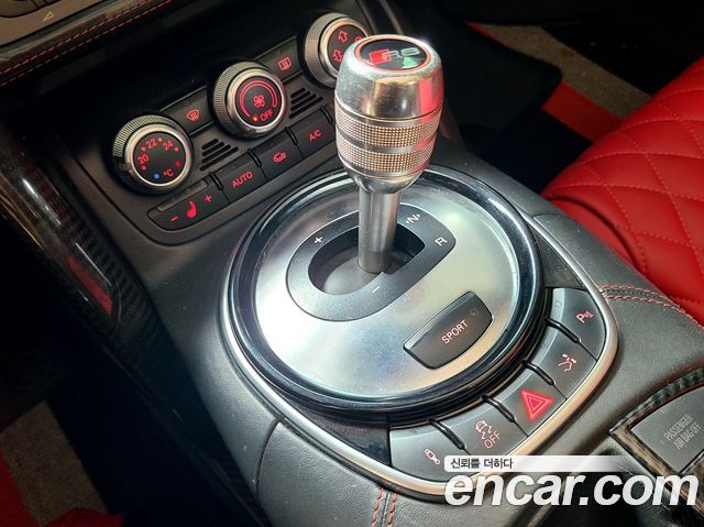 Audi R8 2014 — photo 16