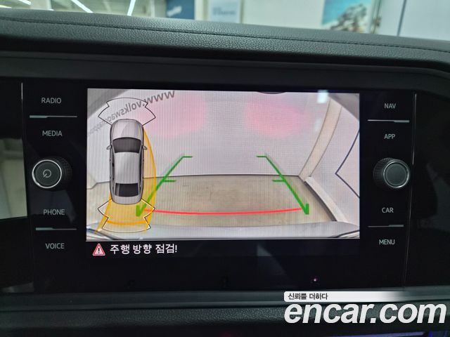 Volkswagen Jetta 2024 — photo 13