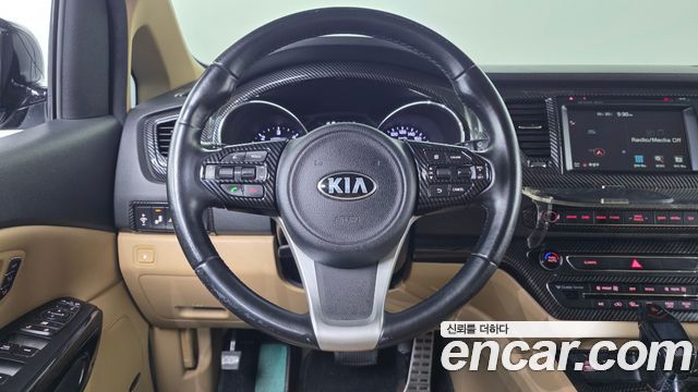 Kia Canival 2016 — photo 18