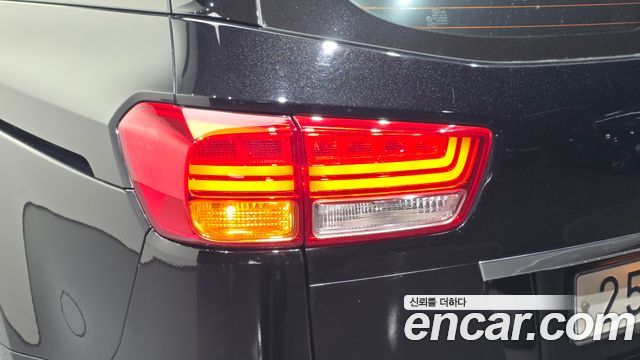Kia Canival 2016 — photo 9