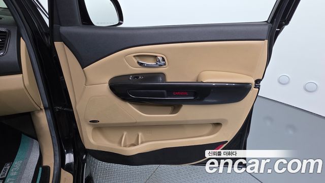 Kia Canival 2016 — photo 15