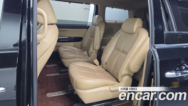 Kia Canival 2016 — photo 16