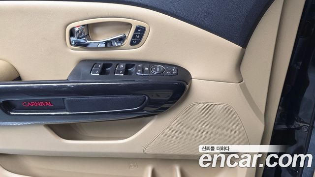 Kia Canival 2016 — photo 28