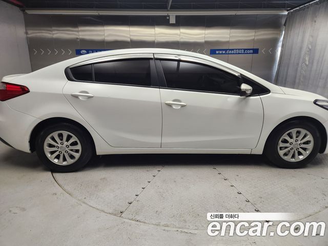 Kia K3 2015 — photo 14