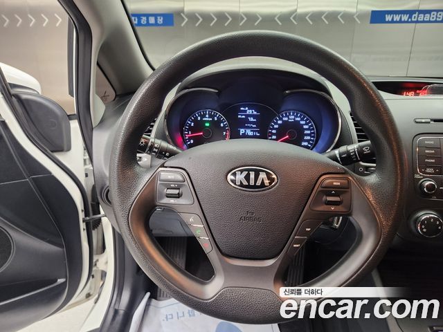 Kia K3 2015 — photo 16