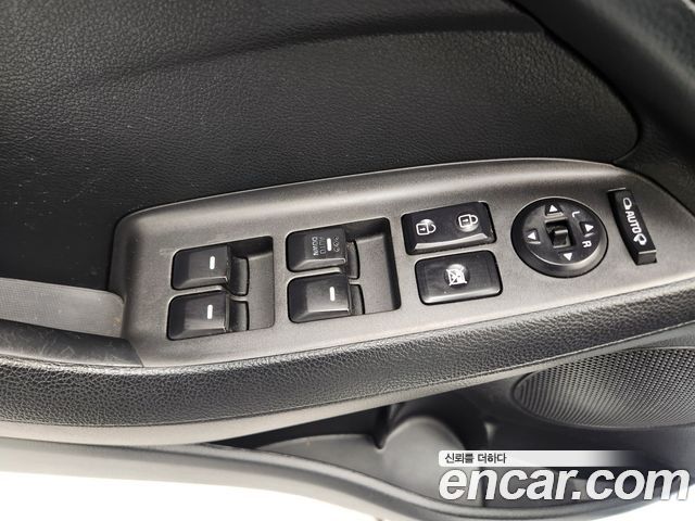 Kia K3 2015 — photo 18