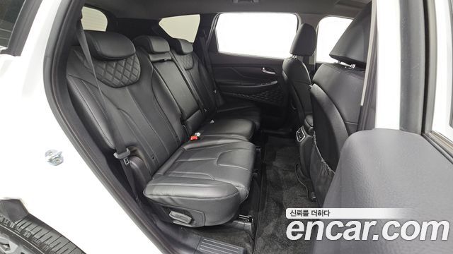 Hyundai Santafe 2023 — photo 17