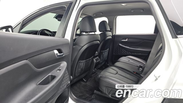 Hyundai Santafe 2023 — photo 18