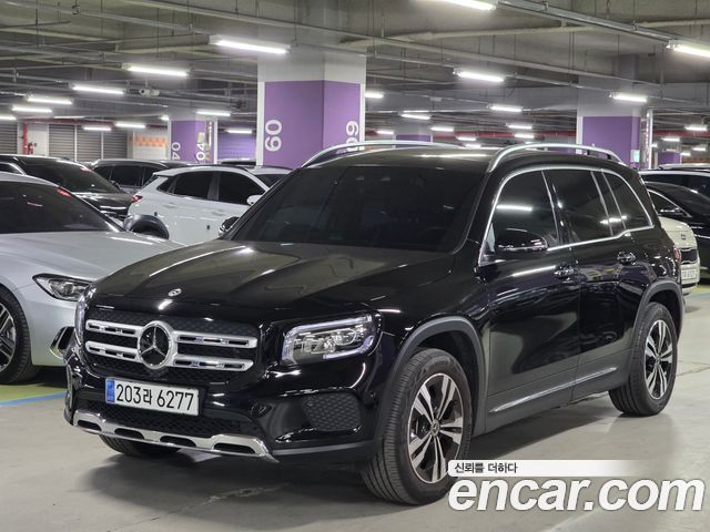 Mercedes-Benz GLB-Class 2023 — photo 2