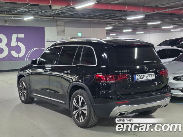 Mercedes-Benz GLB-Class 2023 — photo 3