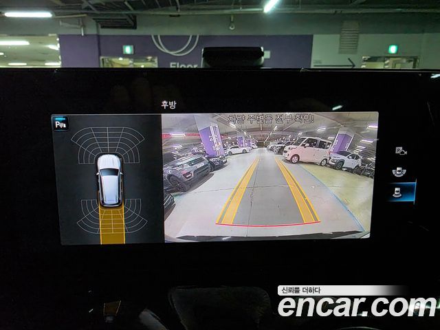 Mercedes-Benz GLB-Class 2023 — photo 14