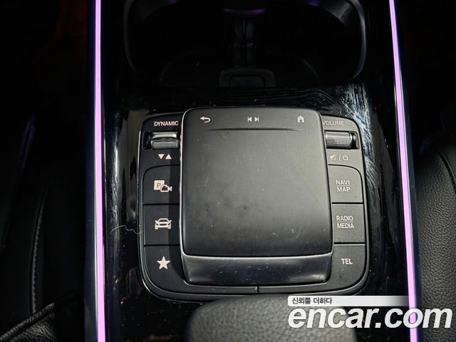Mercedes-Benz GLB-Class 2023 — photo 15
