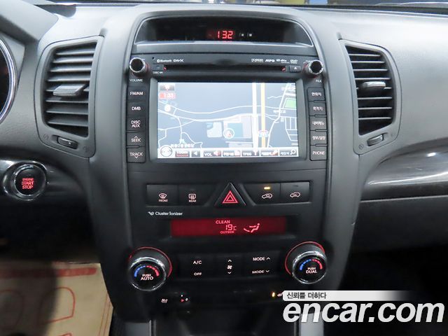 Kia Sorento 2012 — photo 17