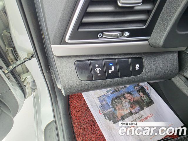 Hyundai AVANTE 2016 — photo 13