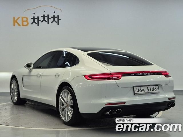 Porsche Panamera 2018 — photo 2