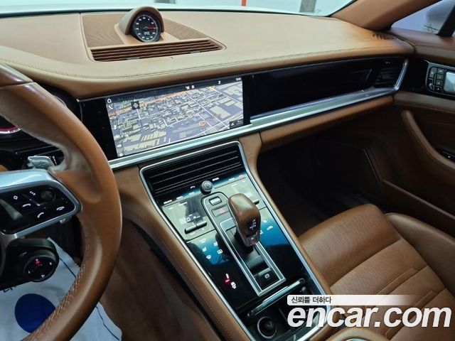 Porsche Panamera 2018 — photo 10