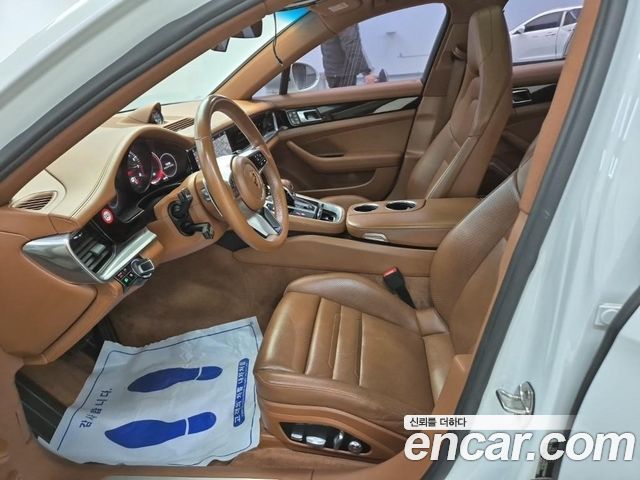 Porsche Panamera 2018 — photo 11