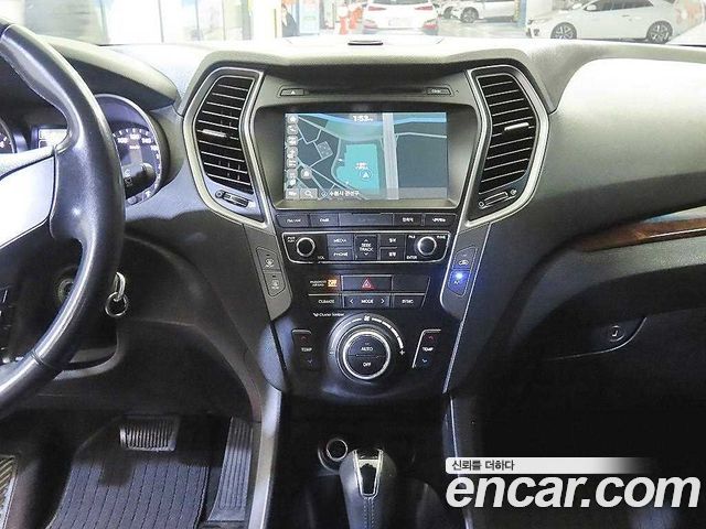 Hyundai Santafe 2016 — photo 11