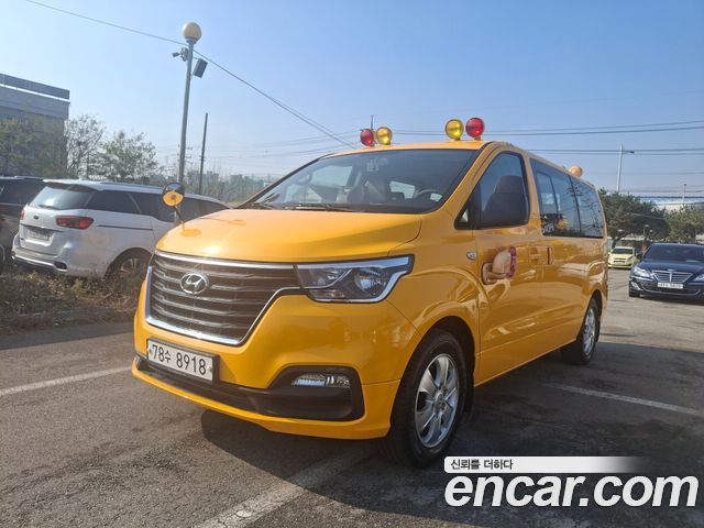 Hyundai Starex 2021 — photo 1