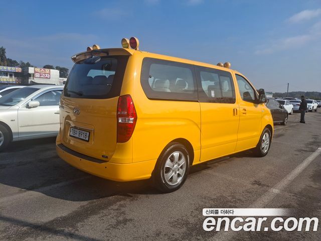 Hyundai Starex 2021 — photo 2