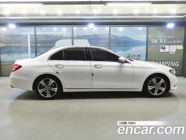 Mercedes-Benz E-Class 2019 — photo 3
