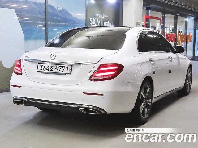Mercedes-Benz E-Class 2019 — photo 4