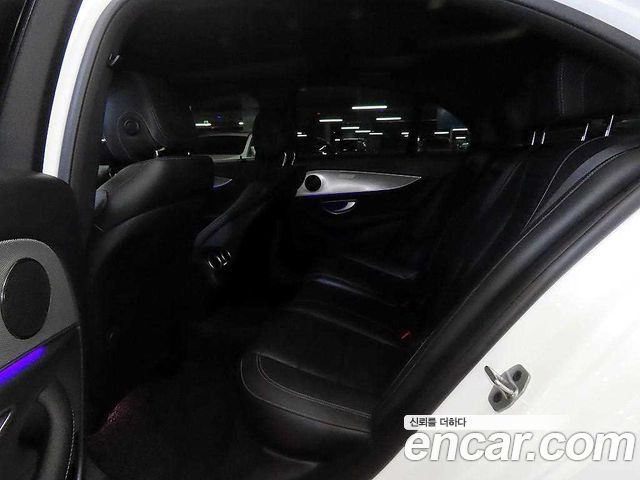 Mercedes-Benz E-Class 2019 — photo 7