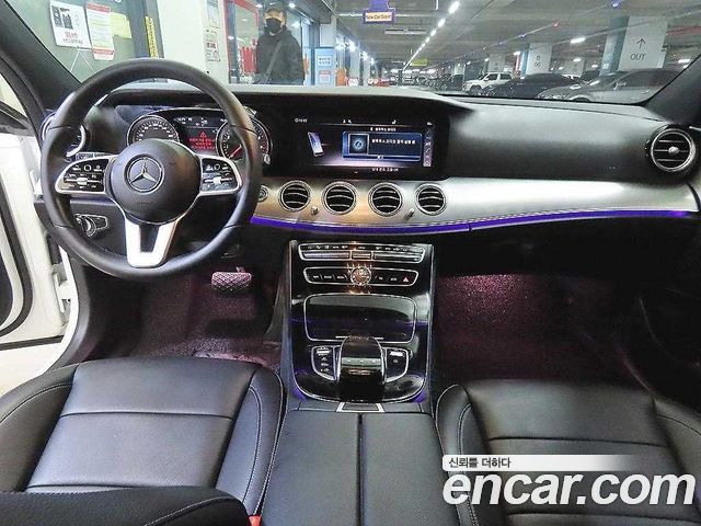 Mercedes-Benz E-Class 2019 — photo 10