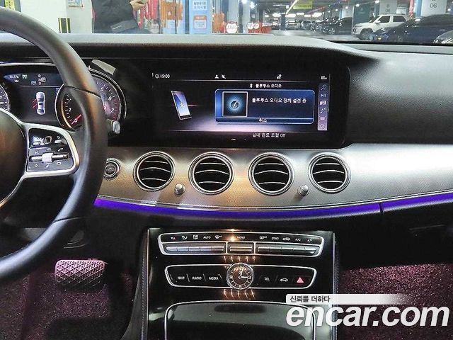 Mercedes-Benz E-Class 2019 — photo 11