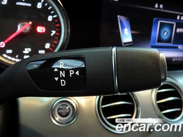 Mercedes-Benz E-Class 2019 — photo 12