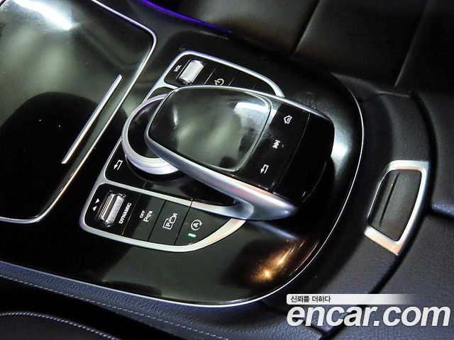 Mercedes-Benz E-Class 2019 — photo 13