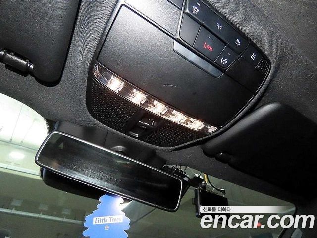 Mercedes-Benz E-Class 2019 — photo 17