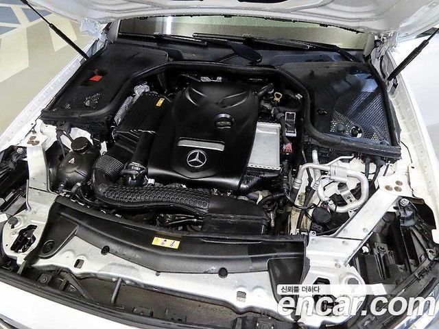 Mercedes-Benz E-Class 2019 — photo 19