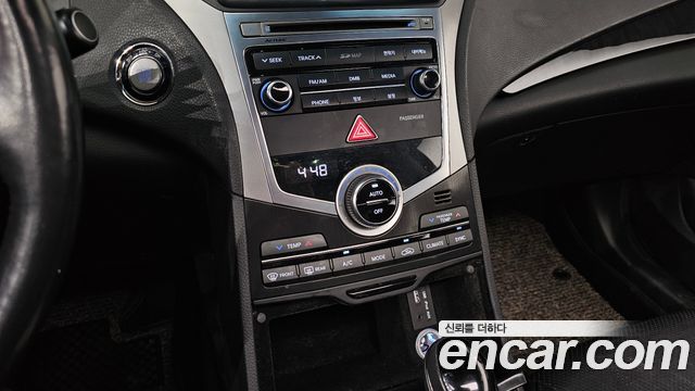 Hyundai Grandeur 2016 — photo 31