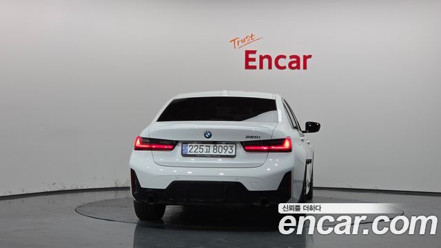 BMW 3-Series 2024 — photo 4