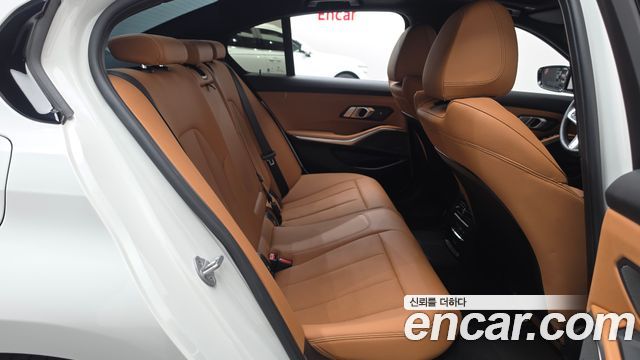 BMW 3-Series 2024 — photo 12