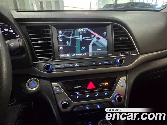 Hyundai AVANTE 2018 — photo 5