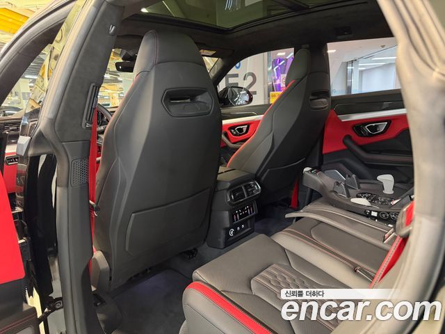 Lamborghini Urus 2024 — photo 17