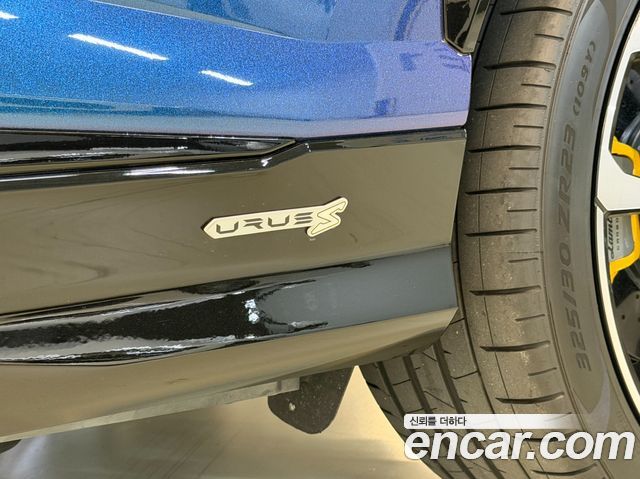 Lamborghini Urus 2024 — photo 18